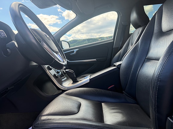Volvo V60 11 of 17
