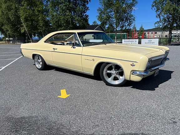 Chevrolet Impala 4 of 5