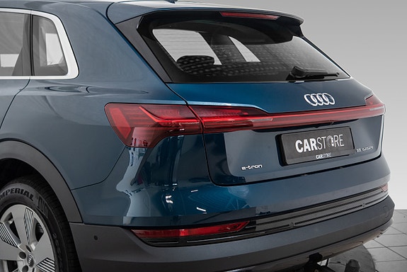 Audi e-tron 4 of 5