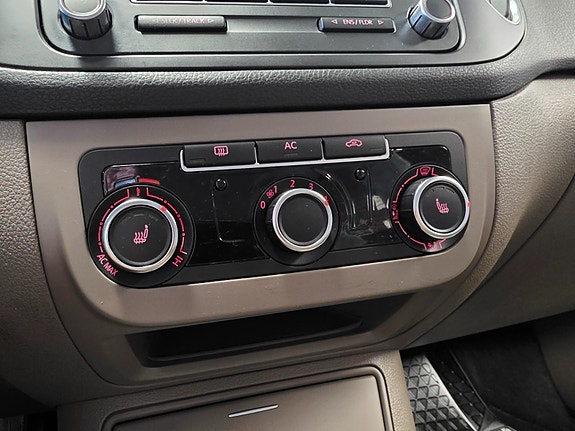 Volkswagen Golf Plus 22 of 30
