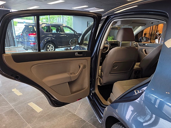 Volkswagen Golf Plus 14 of 30