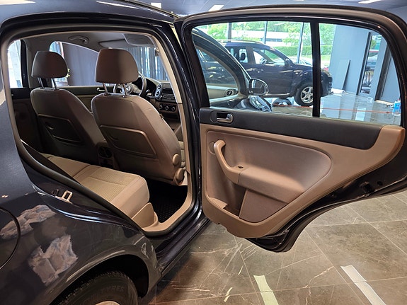 Volkswagen Golf Plus 11 of 30
