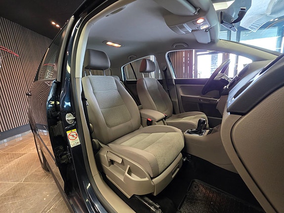 Volkswagen Golf Plus 10 of 30