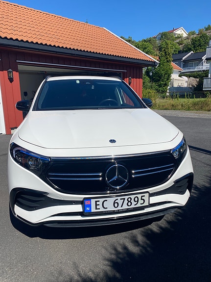 Mercedes-Benz EQA250 2 of 5