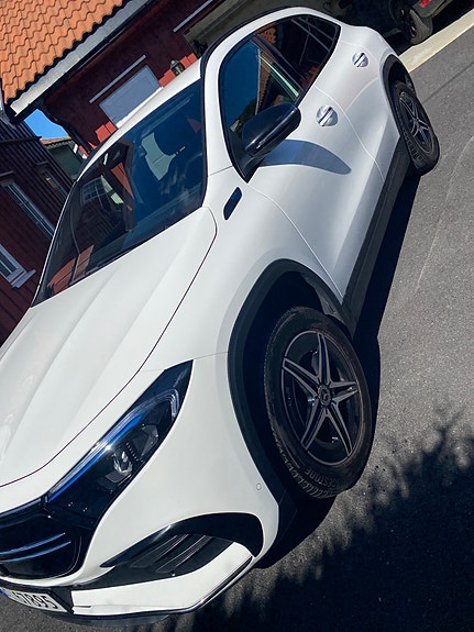 Mercedes-Benz EQA250 3 of 5