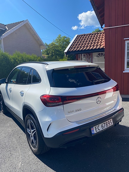 Mercedes-Benz EQA250 4 of 5