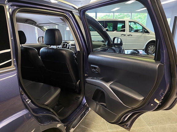 Citroen C-Crosser 11 of 30