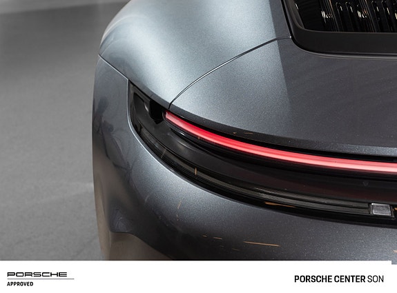 Porsche 911 16 of 30