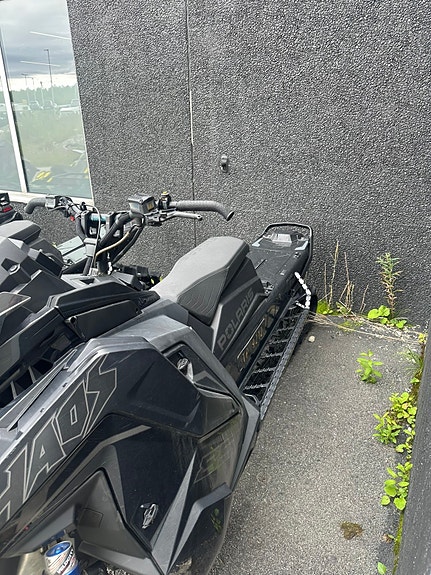 Polaris 850 RMK Khaos Slash 4 of 5