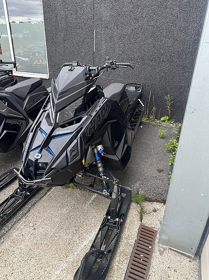 Polaris 850 RMK Khaos Slash 2 of 5