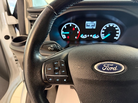Ford Transit Custom 9 of 26