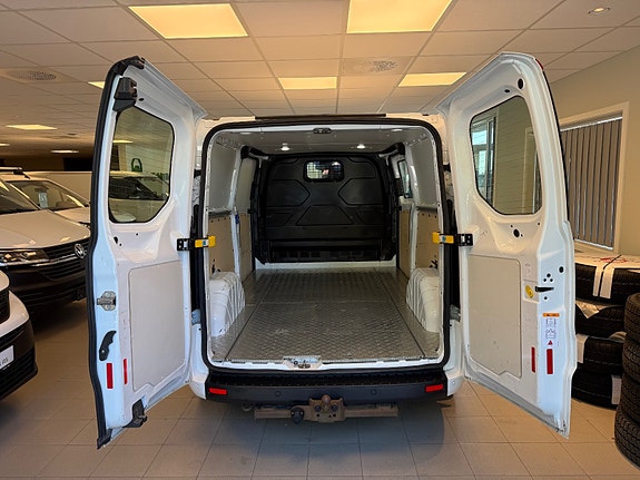 Ford Transit Custom 23 of 26