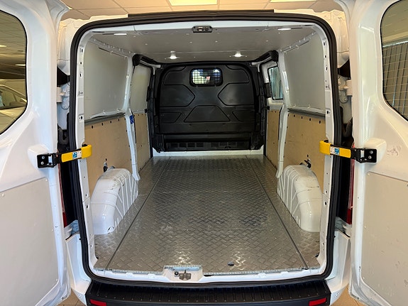 Ford Transit Custom 24 of 26