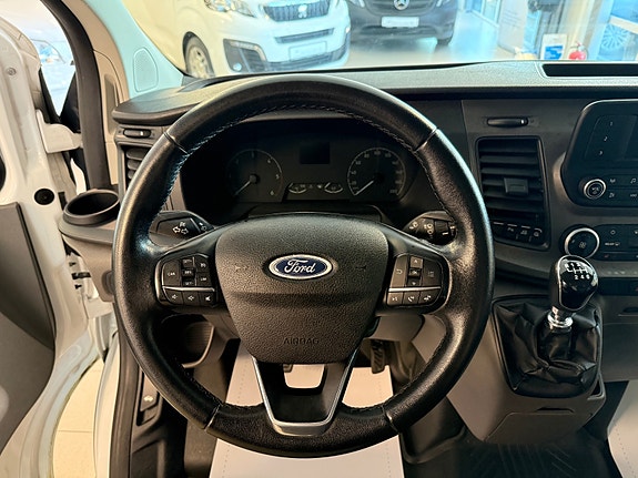 Ford Transit Custom 8 of 26