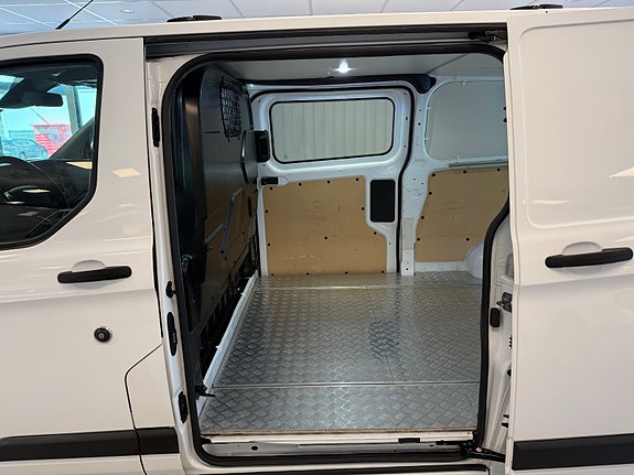 Ford Transit Custom 20 of 26