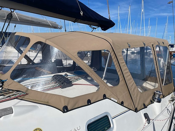 Flott og godt utstyrt 2-kabiners 2004 mod. Beneteau Oceanis 323 selges! 3 of 5