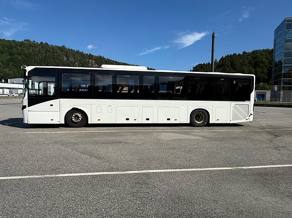 Volvo 8900 2 of 5