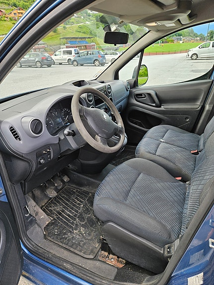 Peugeot Partner 2 of 5