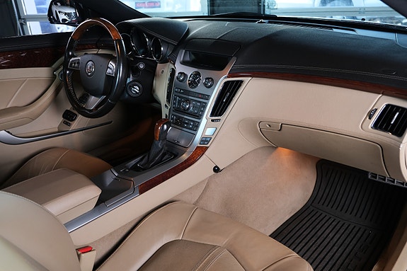 Cadillac CTS 25 of 30