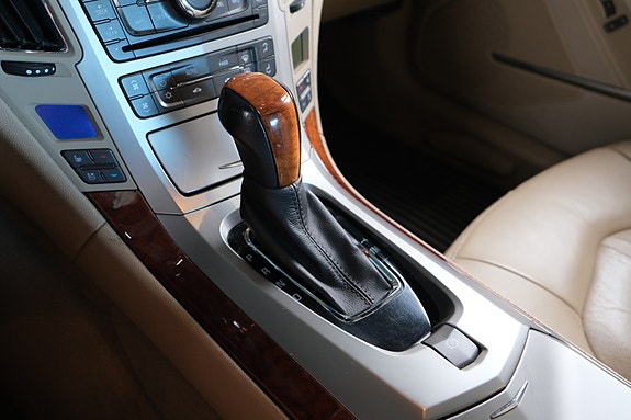 Cadillac CTS 20 of 30