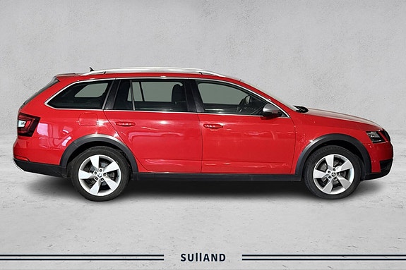 Skoda Octavia Scout 6 of 28