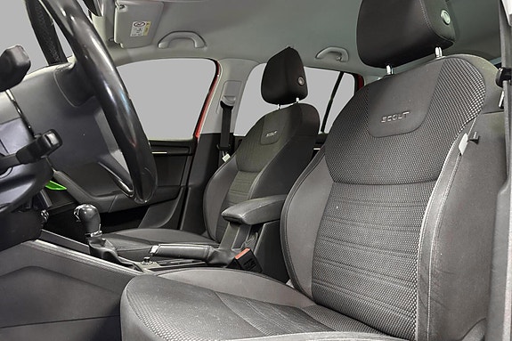 Skoda Octavia Scout 10 of 28