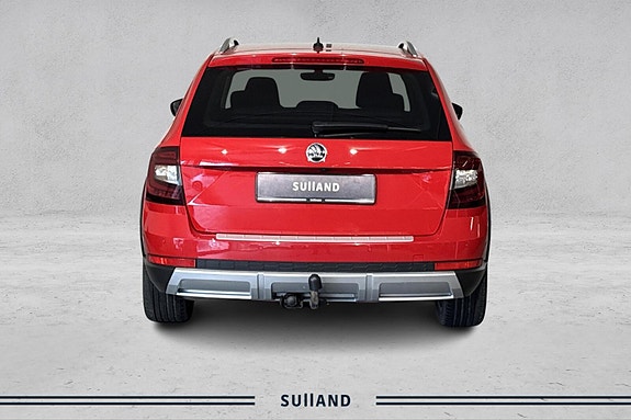 Skoda Octavia Scout 4 of 5