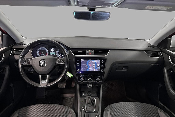 Skoda Octavia Scout 9 of 28