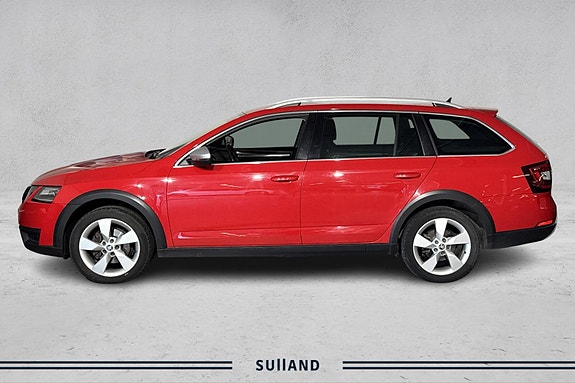 Skoda Octavia Scout 2 of 5