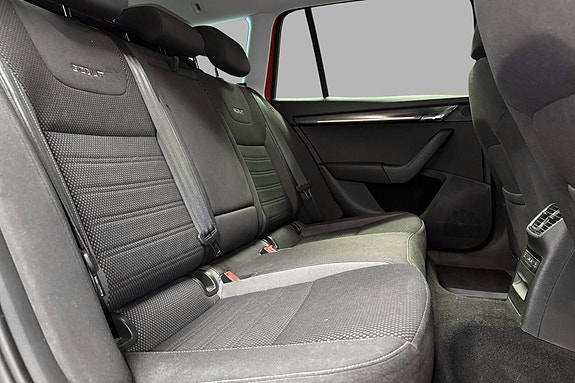 Skoda Octavia Scout 17 of 28