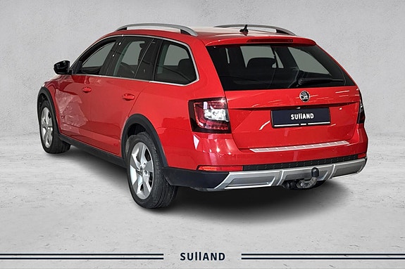 Skoda Octavia Scout 3 of 5