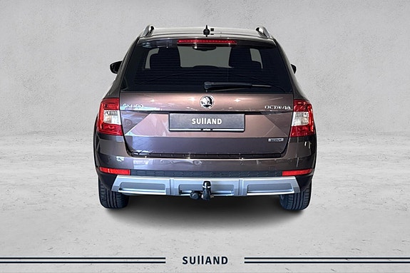 Skoda Octavia Scout 4 of 5