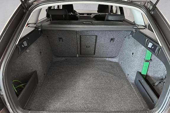 Skoda Octavia Scout 18 of 24