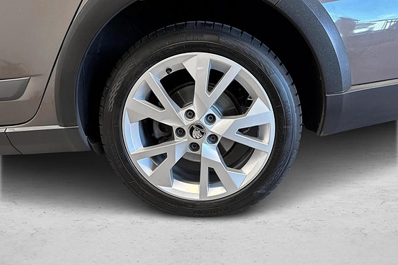 Skoda Octavia Scout 19 of 24