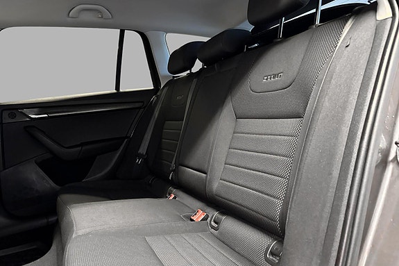 Skoda Octavia Scout 16 of 24