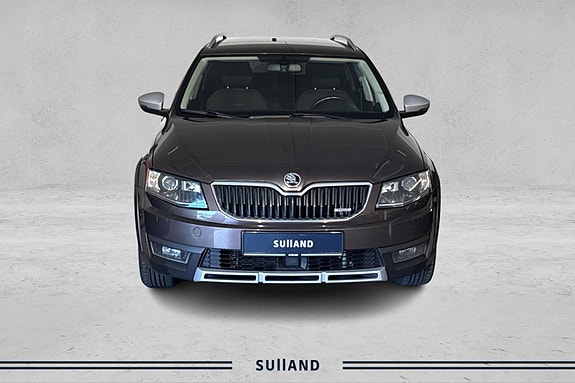 Skoda Octavia Scout 8 of 24