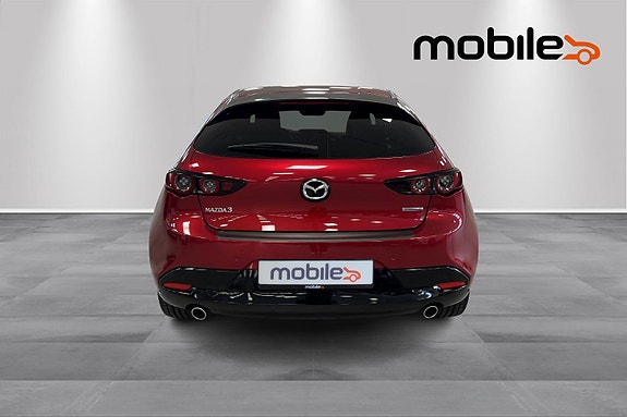 Mazda 3 4 of 5