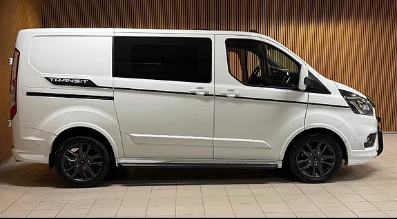 Ford Transit Custom 290L 2 of 5