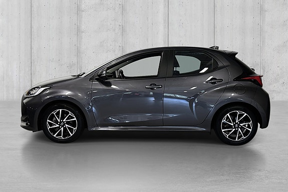 Toyota Yaris 3 of 5