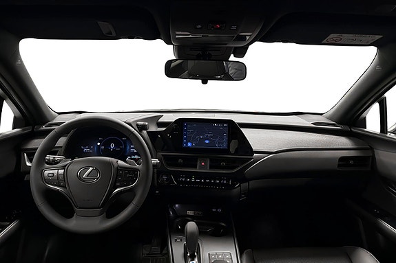 Lexus UX300e 6 of 30