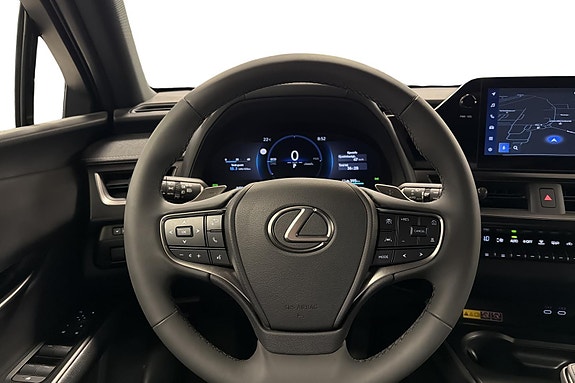 Lexus UX300e 9 of 30