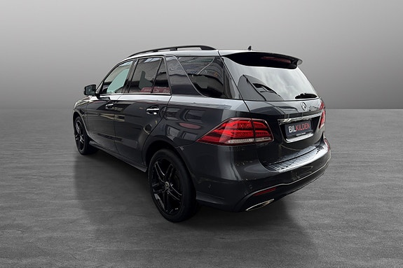Mercedes-Benz GLE500 e 2 of 5