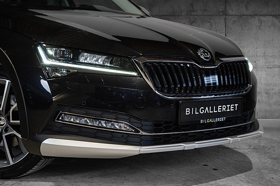 Skoda Superb 2 of 5