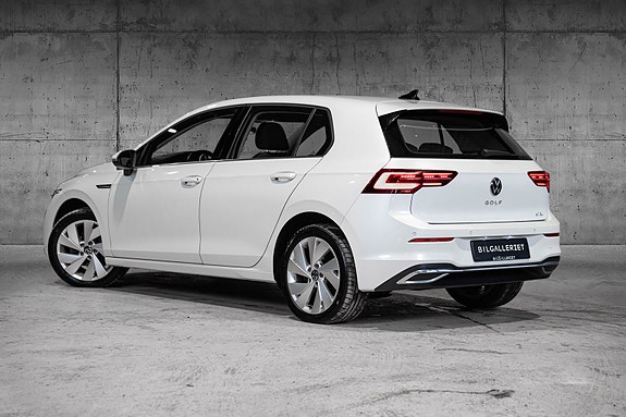 Volkswagen Golf VIII 3 of 5