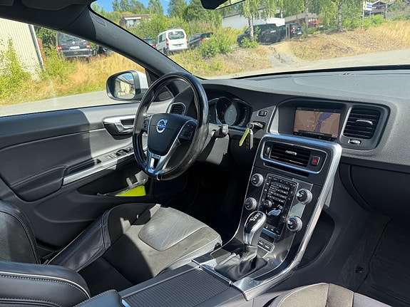 Volvo V60 13 of 21
