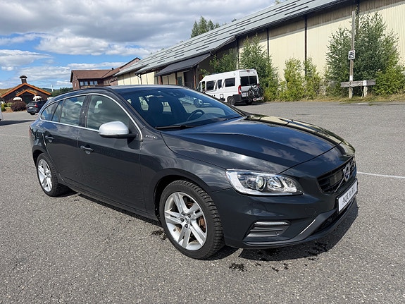 Volvo V60 2 of 5