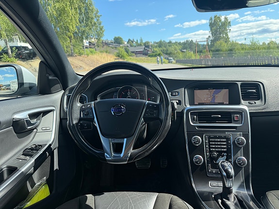 Volvo V60 14 of 21