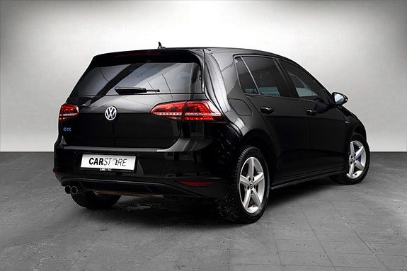 Volkswagen Golf VII 5 of 5