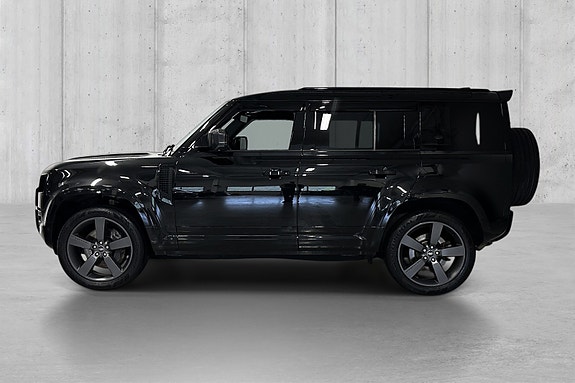 Land Rover Defender 4 of 5