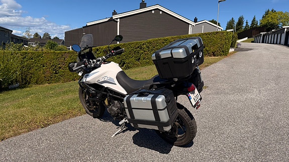 Triumph Tiger 900 GT 6 of 7